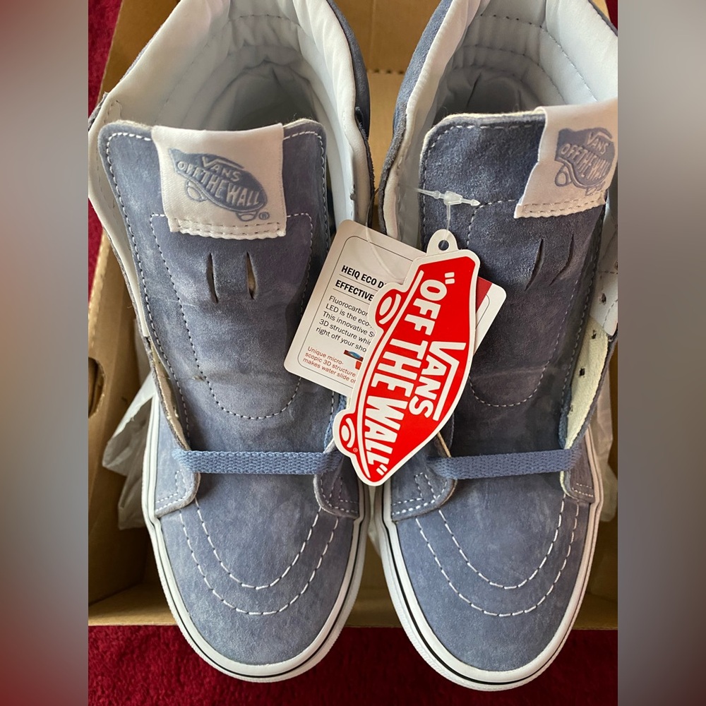 Vans - Picture 5 of 10